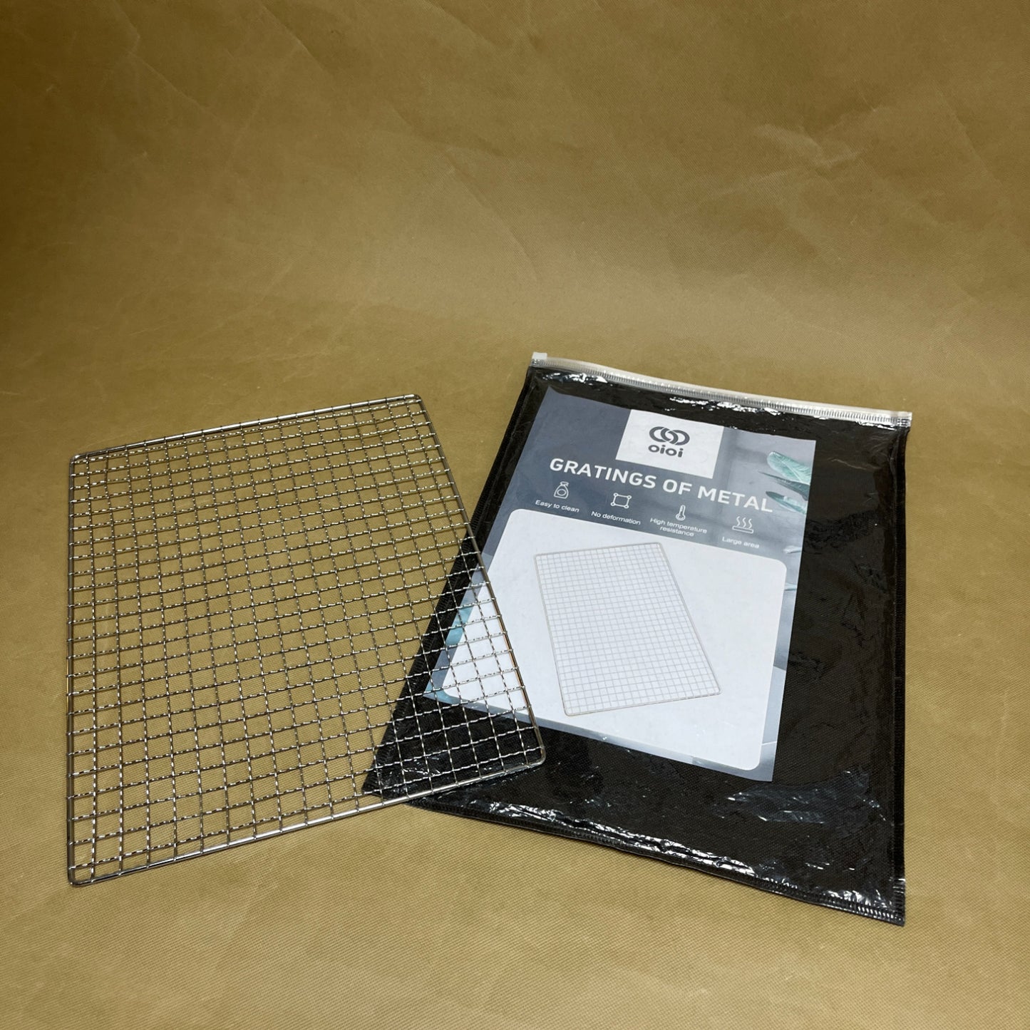 oioi   Gratings of metal, Heavy Duty Nonstick Mesh Grilling Mats ,Reusable and Easy to Clean , Works on Gas, Charcoal