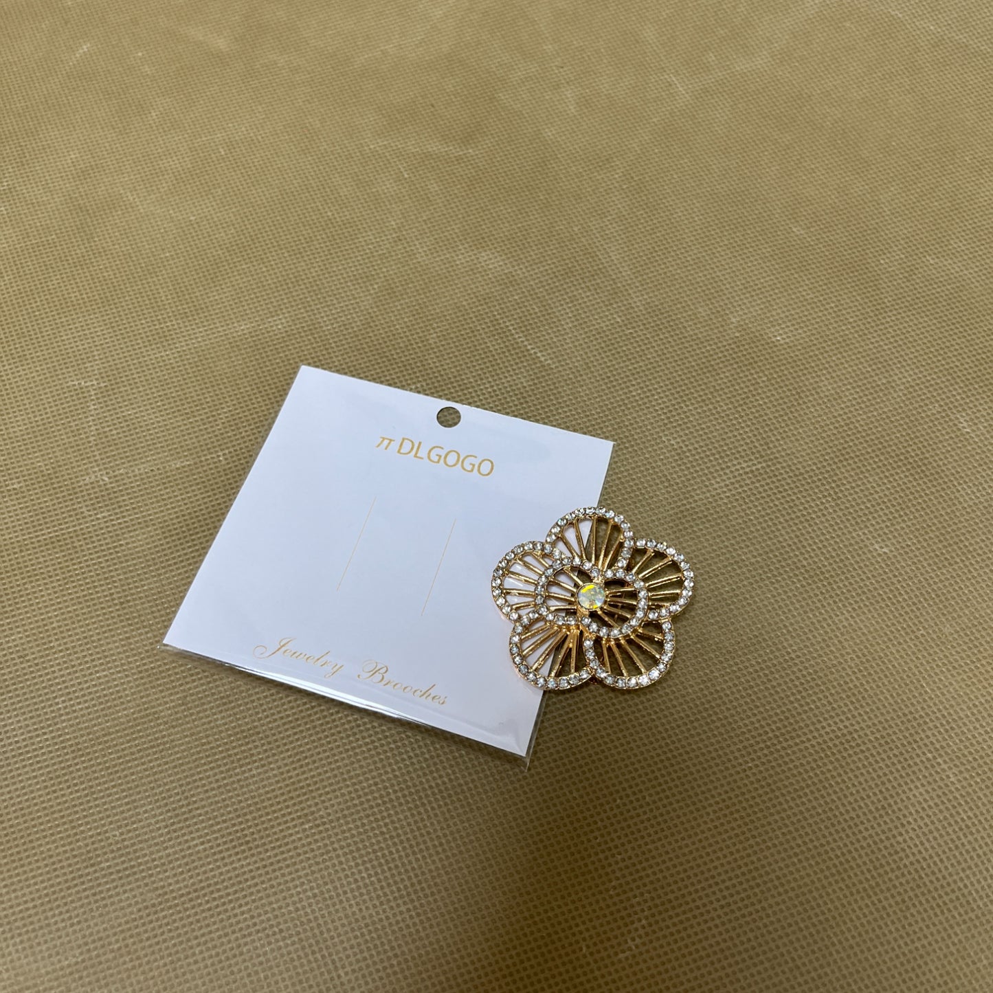 πDLGOGO  Jewelry brooches ,Camellia Flower Brooch, Jewelry Gift for Women, Girls, Ladies, Jewelry Fashion