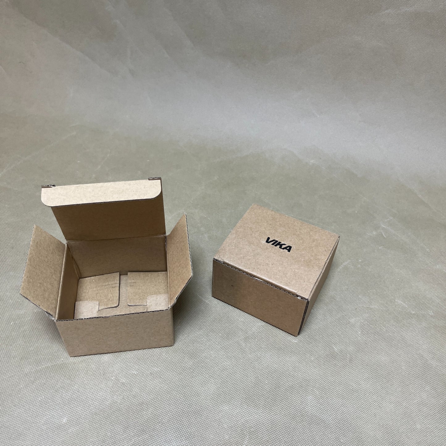 VIKA   Corrugated cardboard boxes , Brown Corrugated Cardboard Box for Mailing, Packaging, Small Business