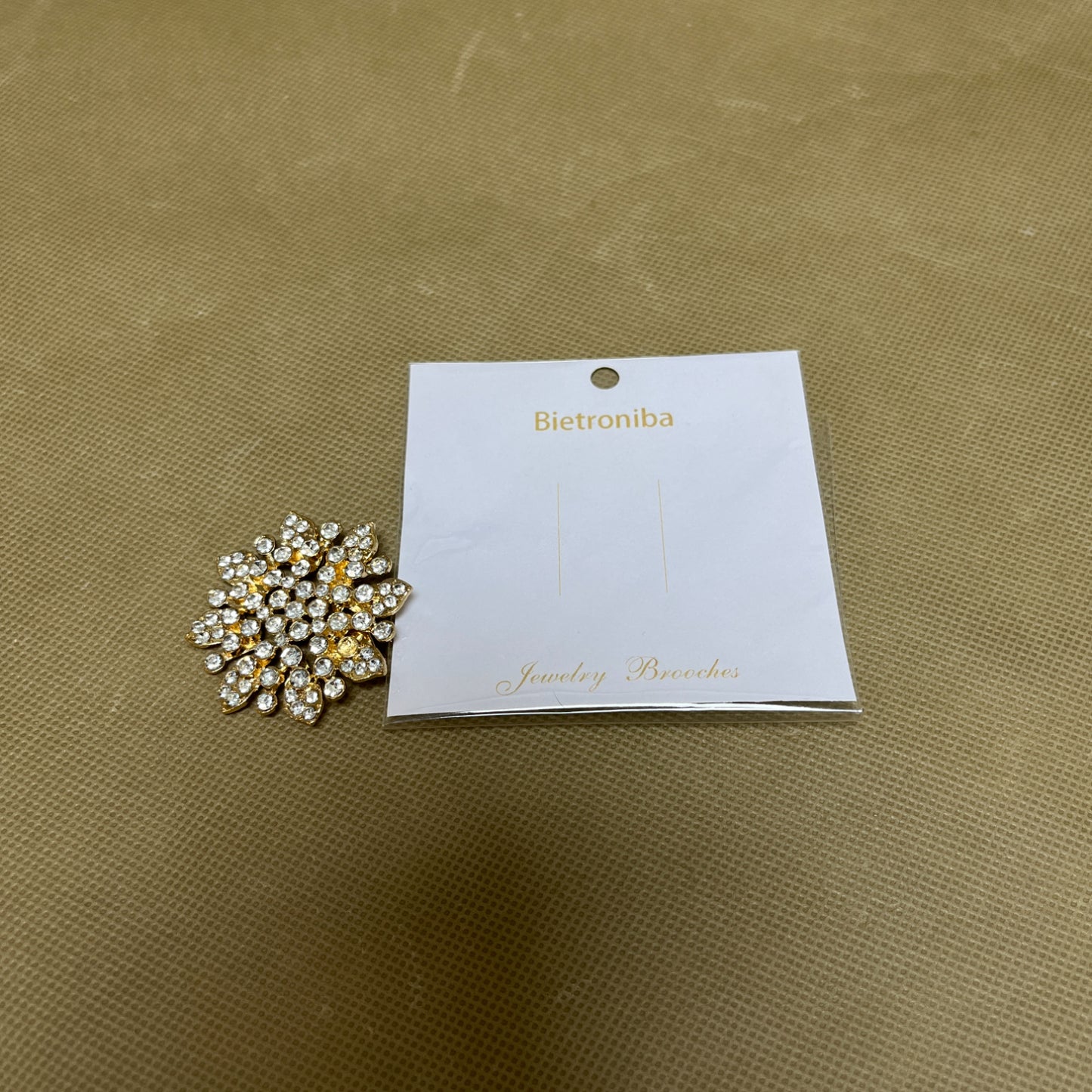 Bietroniba  Jewelry brooches  ,Fashion Jewelry Beautiful Silver Plated Rhinestone Crystal Brooch Pin for Woman