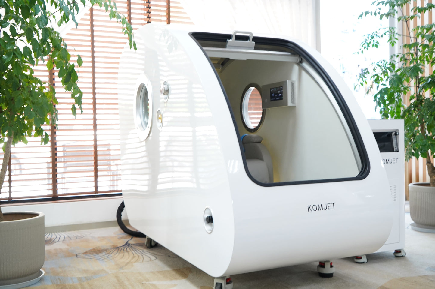 KOMJET   Hyperbaric oxygen chambers, not for medical purposes,  Easy Control, Enhanced Recovery & Energy Boost