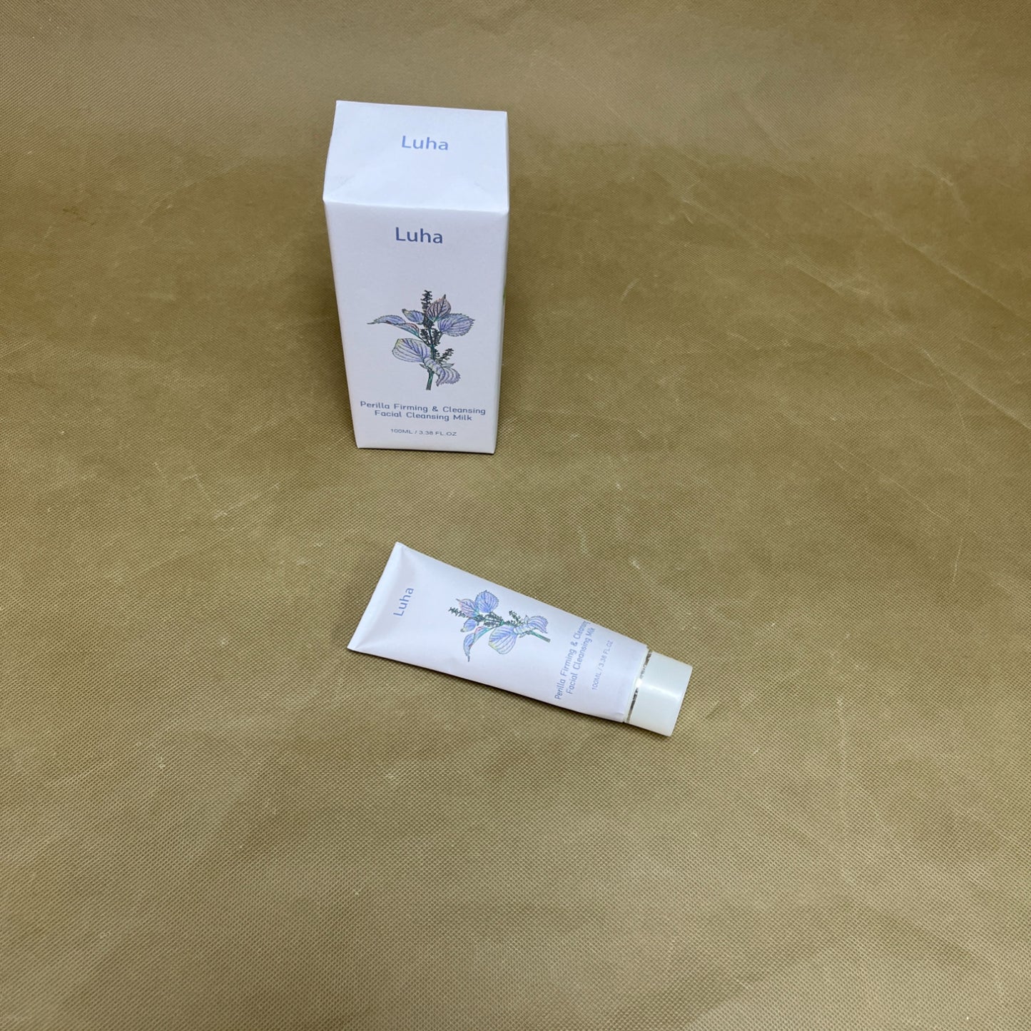 Luha  Facial cleansing milk,Relief Moisture Cleansing Milk, Hydrating Gentle Facial Cleanser for Sensitive Skin