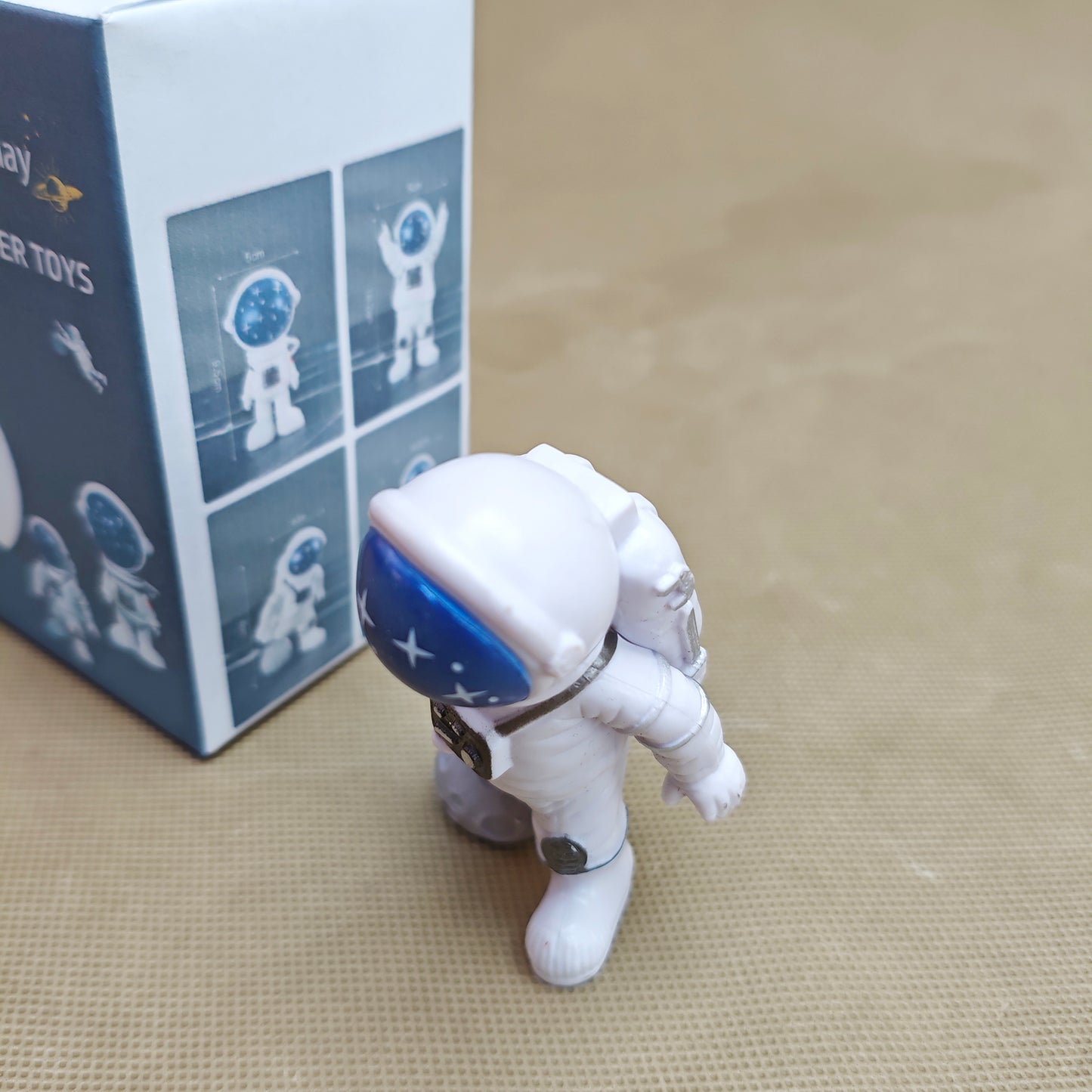 VanGogh Holiday  Plastic character toys ,Astronaut Decor, Cake Topper Spaceman Statues