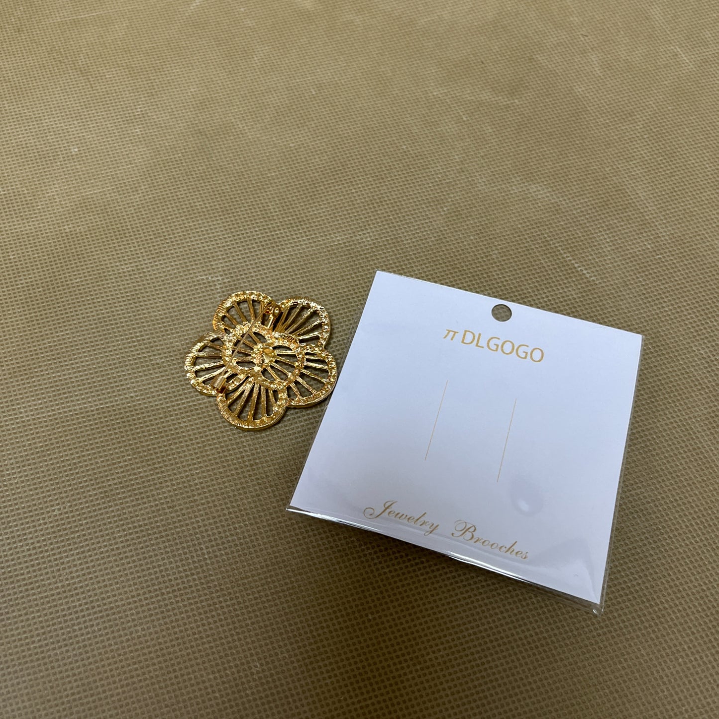 πDLGOGO  Jewelry brooches ,Camellia Flower Brooch, Jewelry Gift for Women, Girls, Ladies, Jewelry Fashion