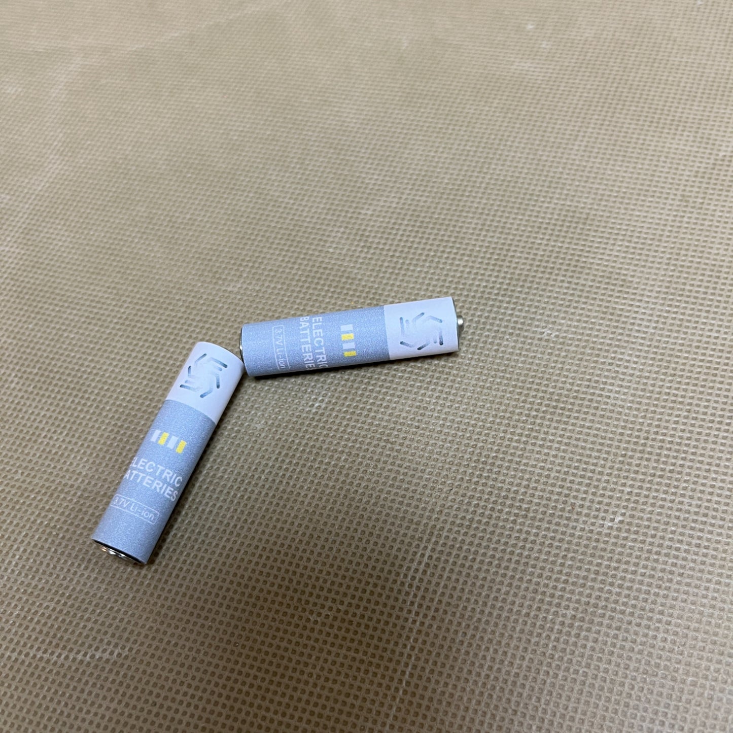 Batteries ,  Long-lasting Power, AAA Battery for Household and Office Devices