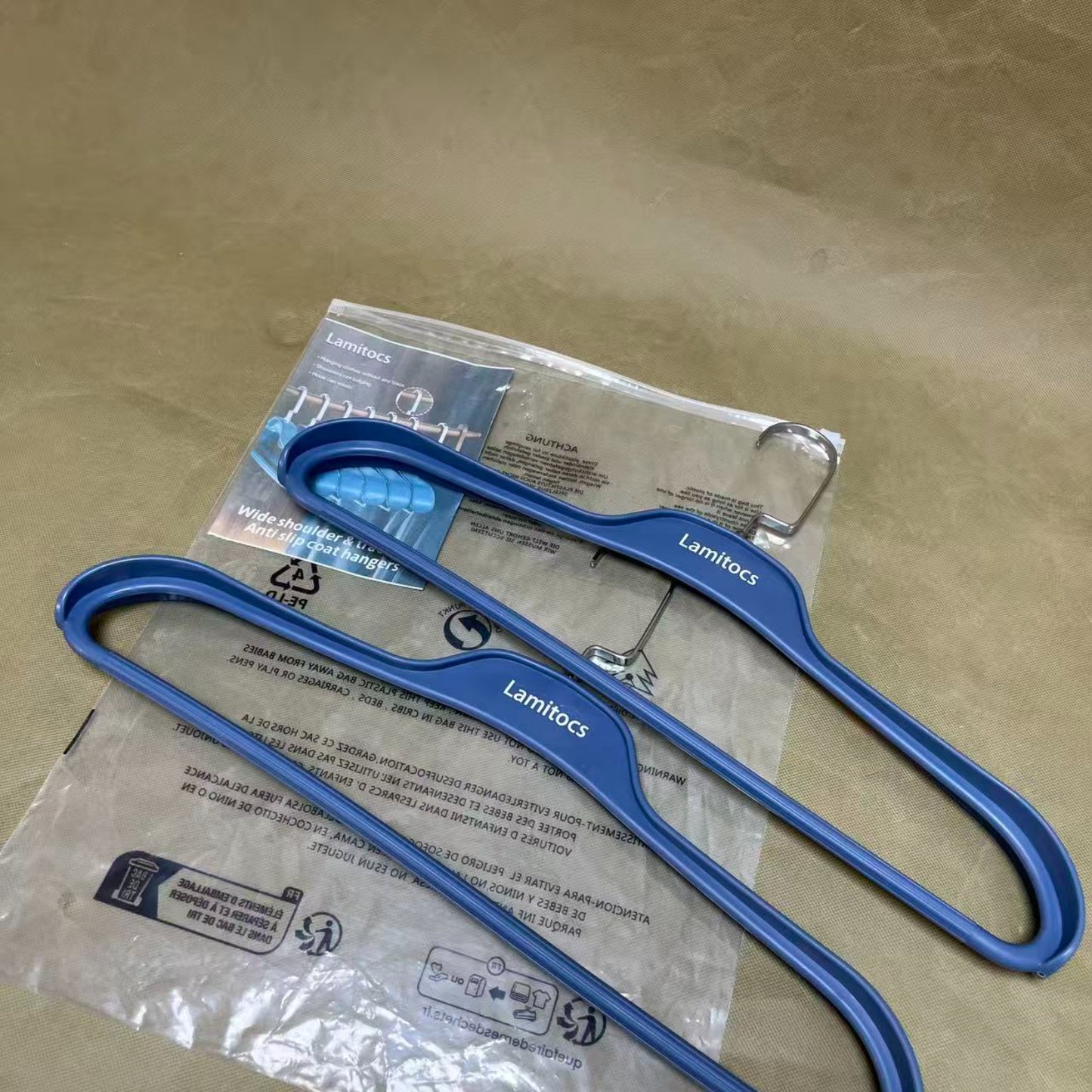 Lamitocs  Coat hangers , Plastic Hangers, Space Saving, Non-Slip, Durable & Sturdy Hanger